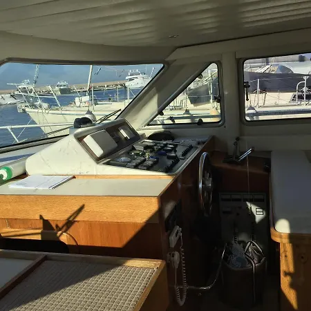 Bed & Breakfast Malbicas Boat *