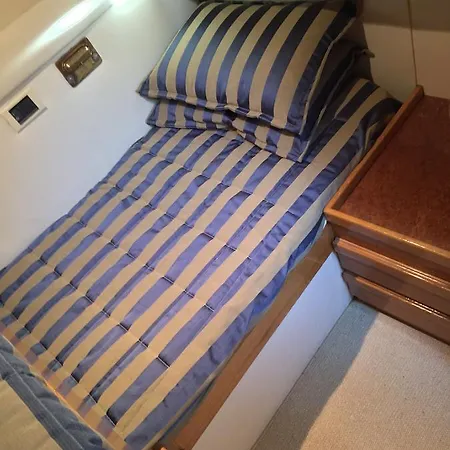 Bed & Breakfast Malbicas Boat *